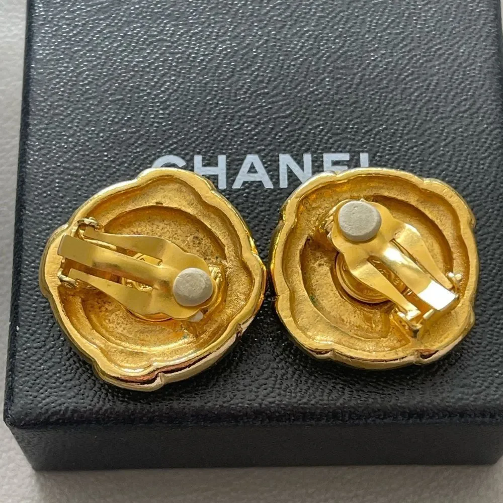 Vintage CHANEL Gold CC Clip-On Earrings